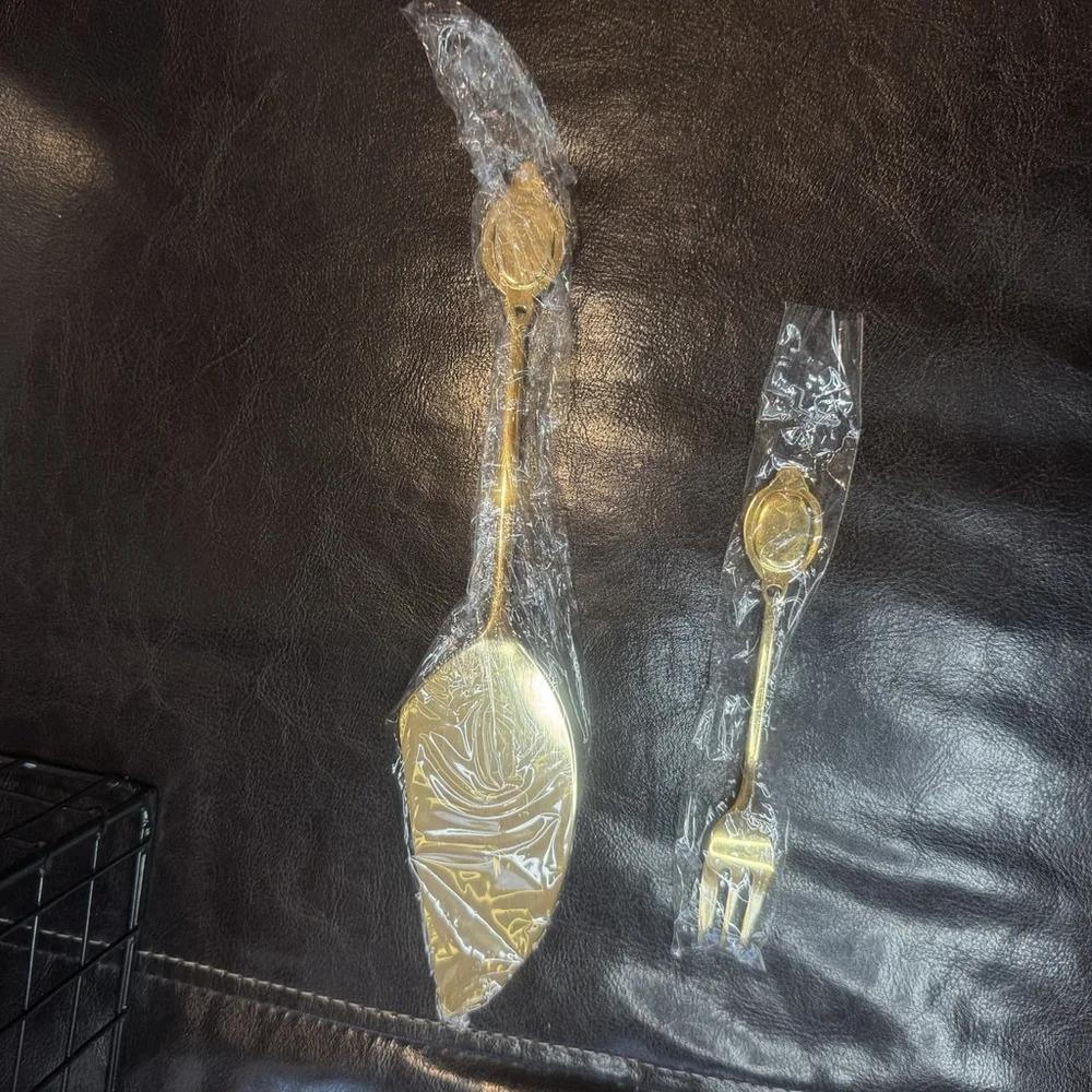 Vtg New Royal Albert Old Country Roses 6 Gold Plated forks 1 cake server Set